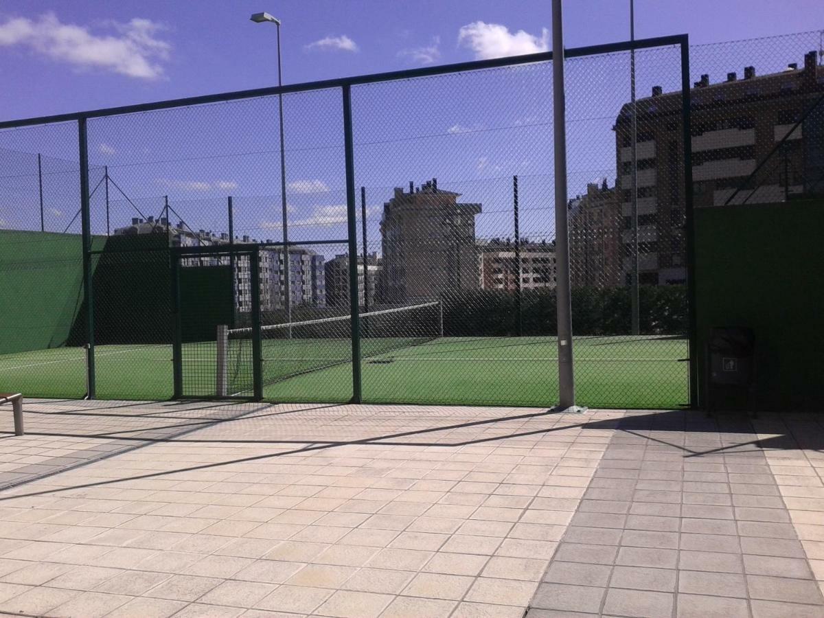 奥维耶多Torre De La Fuente Aprtovistas Piscina Parking公寓 外观 照片